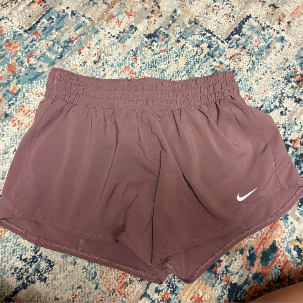 Nike Women's Brown Elastic-Waist Athletic Shorts